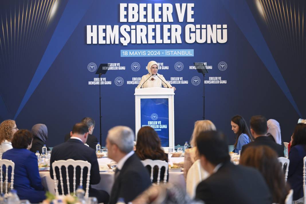 Emine Erdoğan İstanbul’da hemşire ve ebelerle bir araya geldi 7